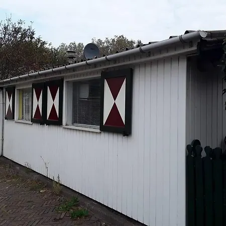 בית נופש Sfeervolle Bungalow 5 Minuten Lopen Van Het Strand וייק אן זיי